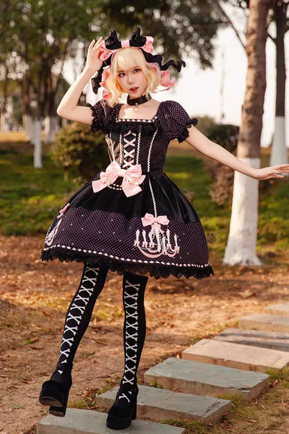 Subtly Elegant Dress with a Refined Vintage Look