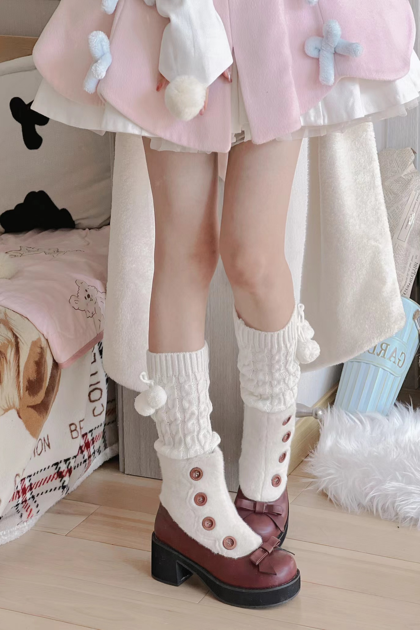 [pre-order] Retro Button Fur Socks Cover Fake Design Boots