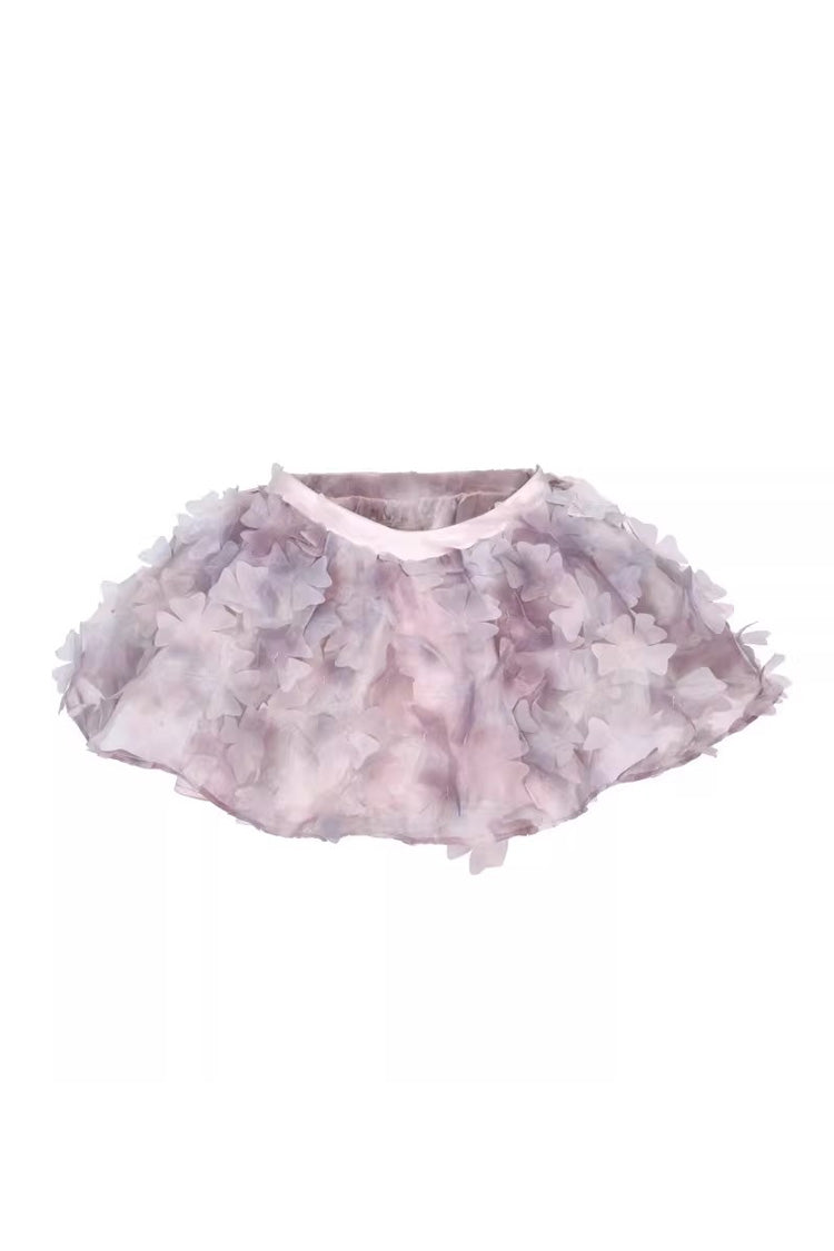 Casually Elegant Garment with a Refined Edge