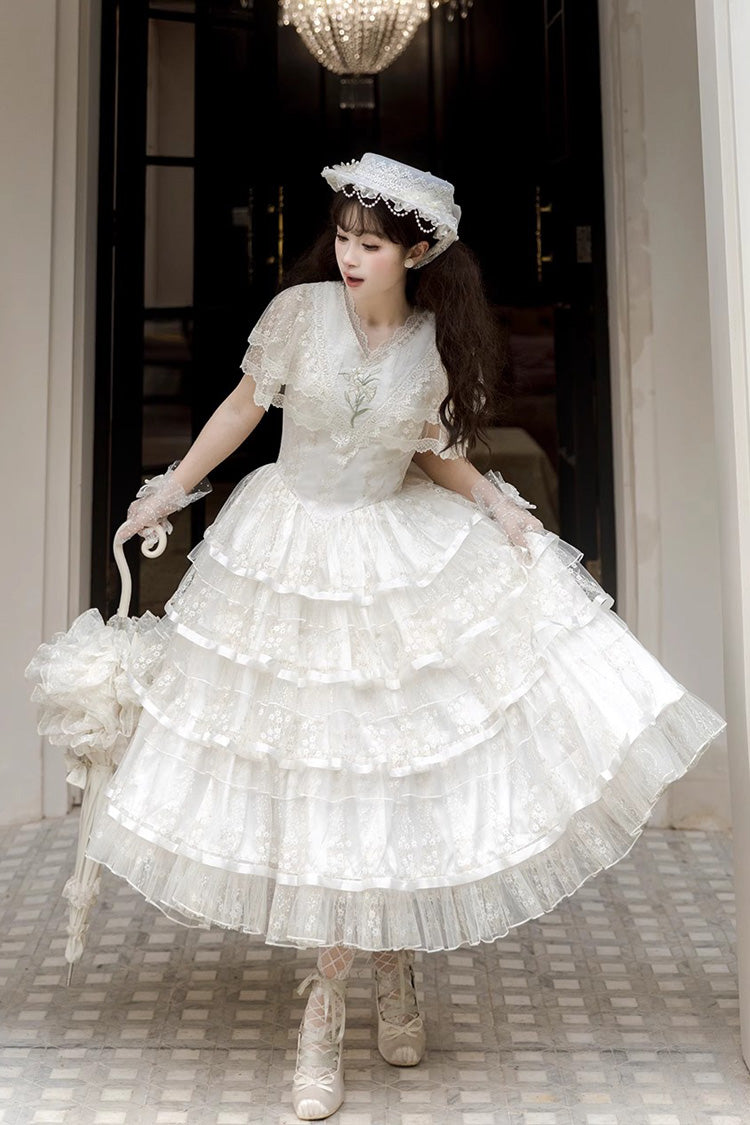 Finely Styled Dress with a Classic Vintage Look