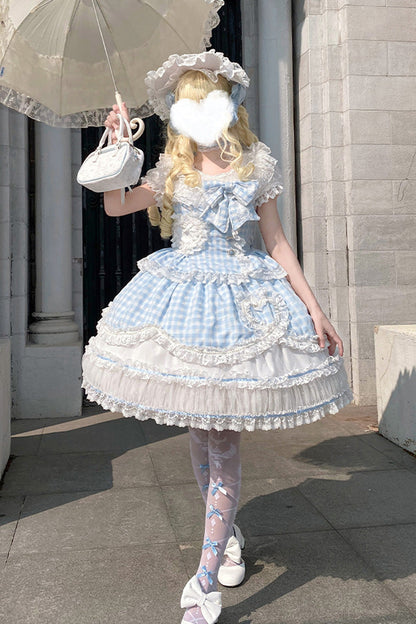 Subtly Elegant Dress with a Refined Vintage Look