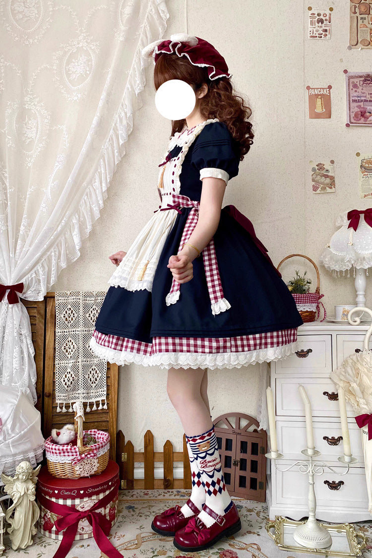 Finely Styled Dress with a Classic Vintage Look