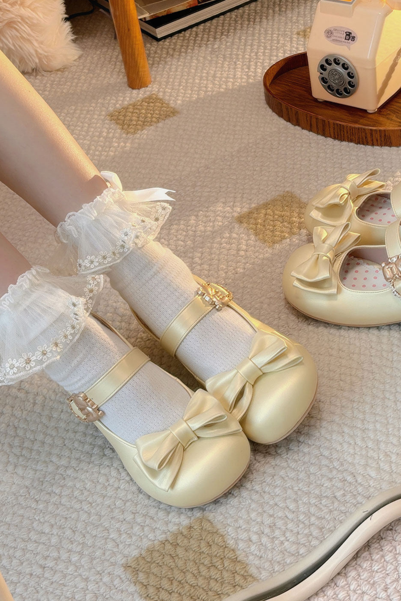 Satin Sheep Puff Ribbon Shoes