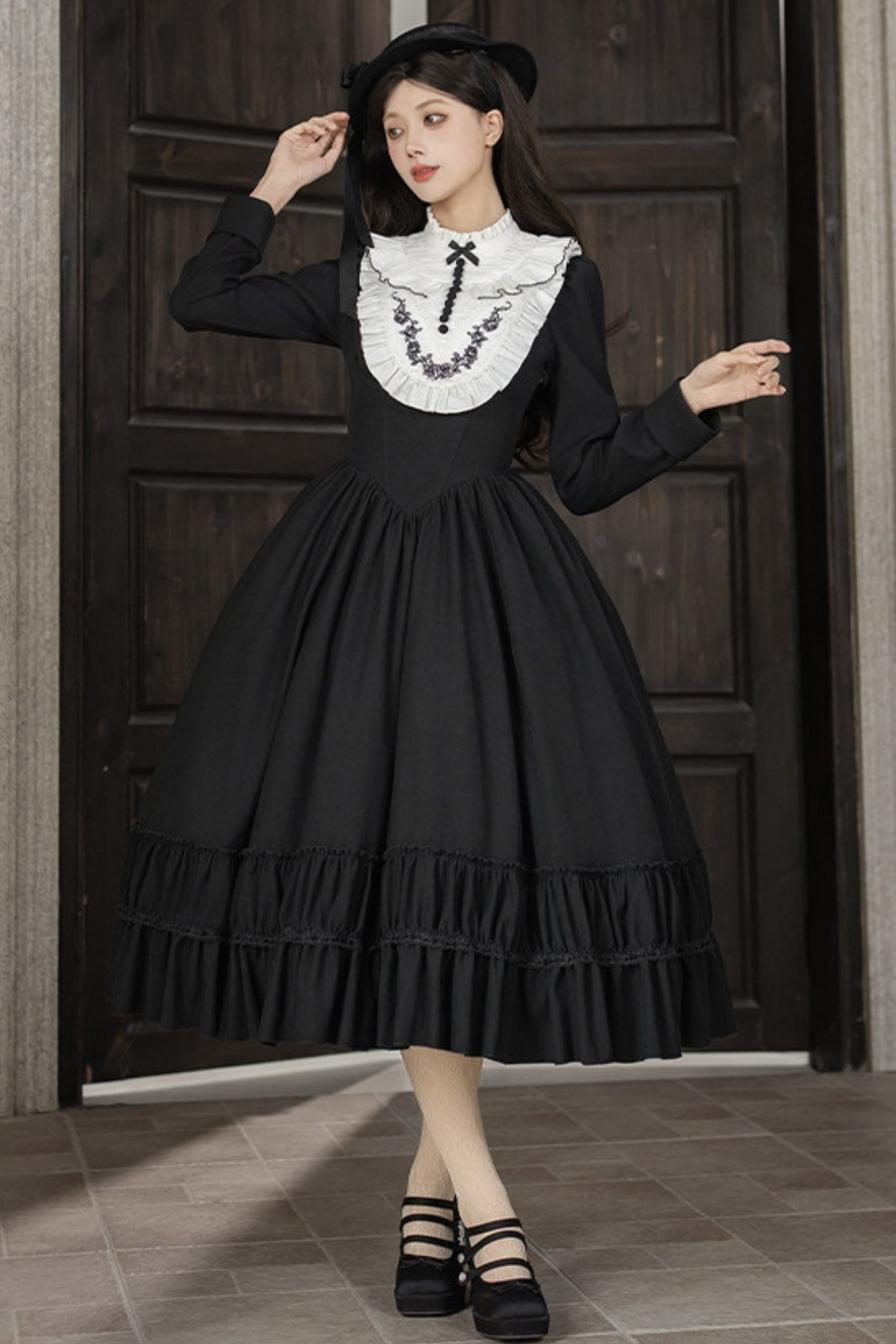Gothic Dress + Fake Collar + Hat