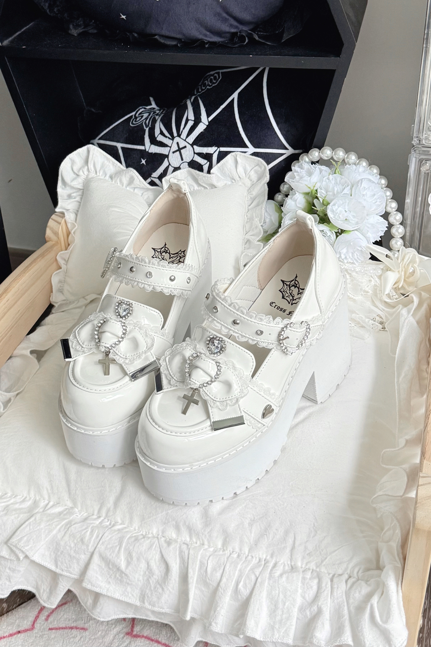 Jewel Cross Ribbon Shoes