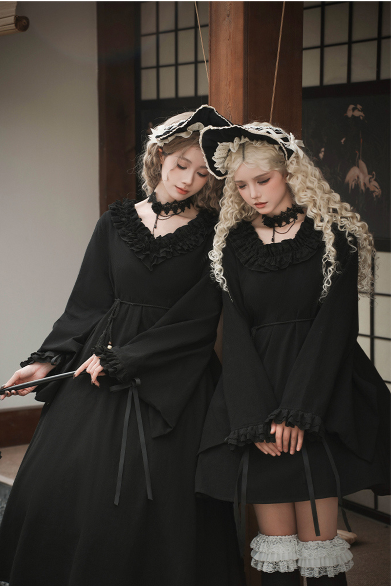 [pre-order] Gothic Doll Lolita Dress + Lolita Apron