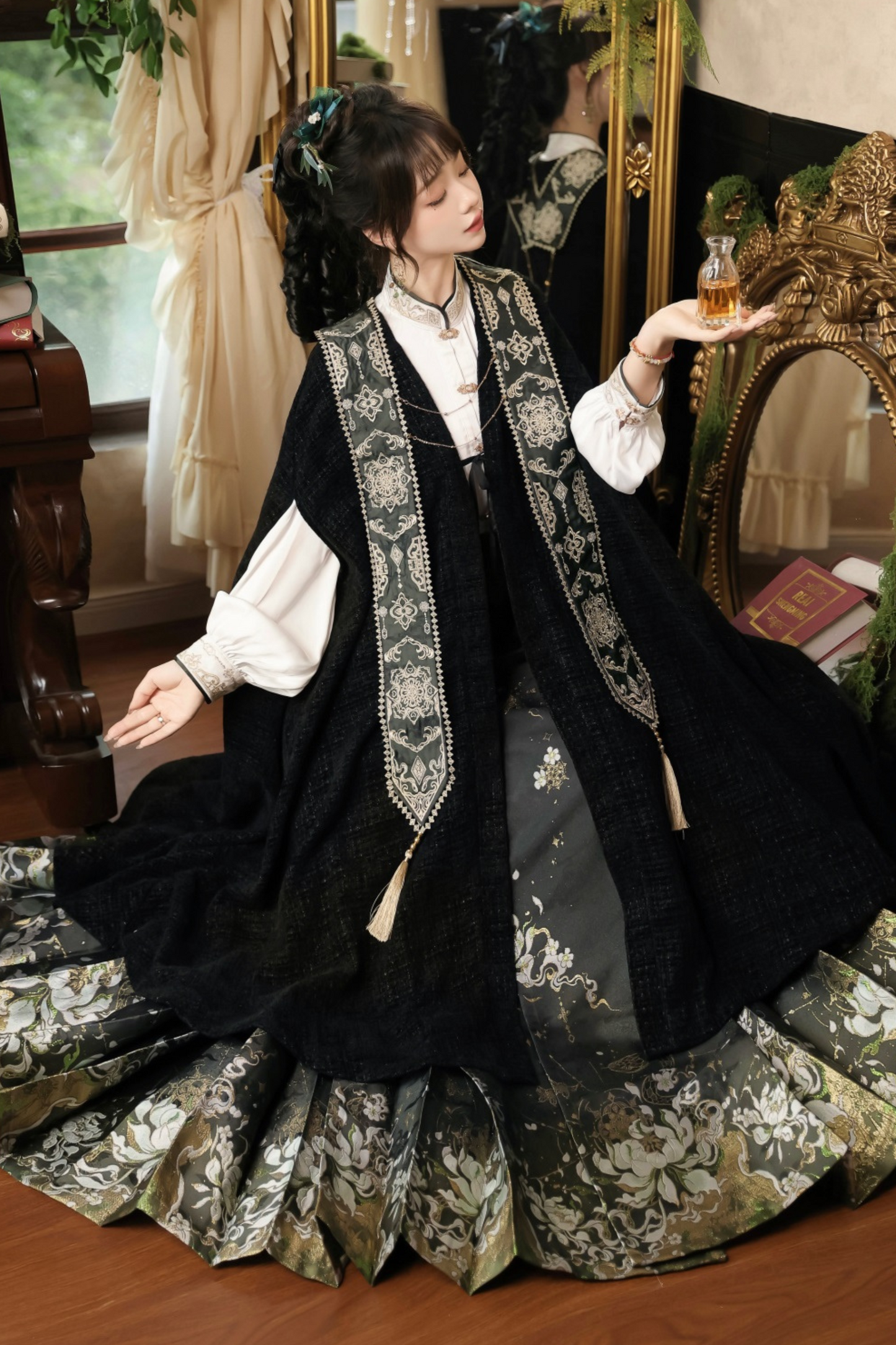 [pre-order] Dark Chinese-style Shirt + Cape + Skirt
