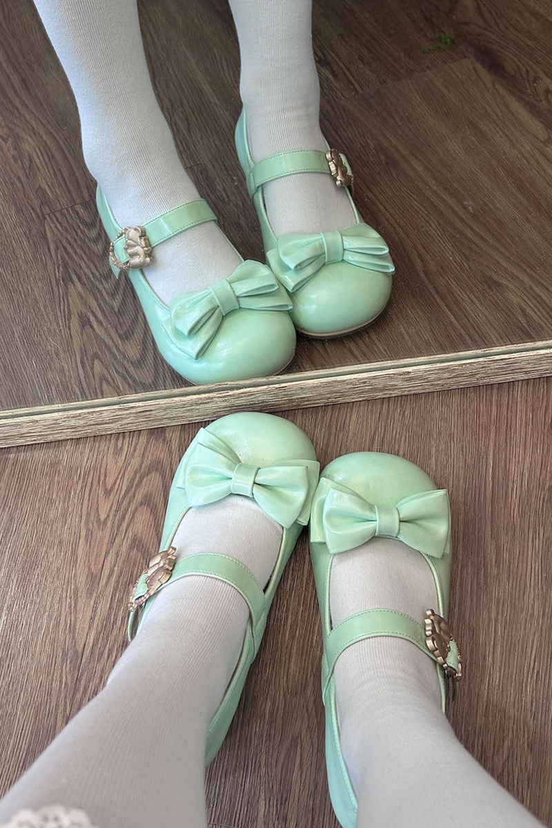Glossy Color Ribbon Shoes