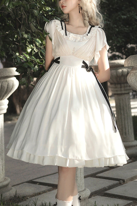 Finely Styled Dress with a Classic Vintage Look