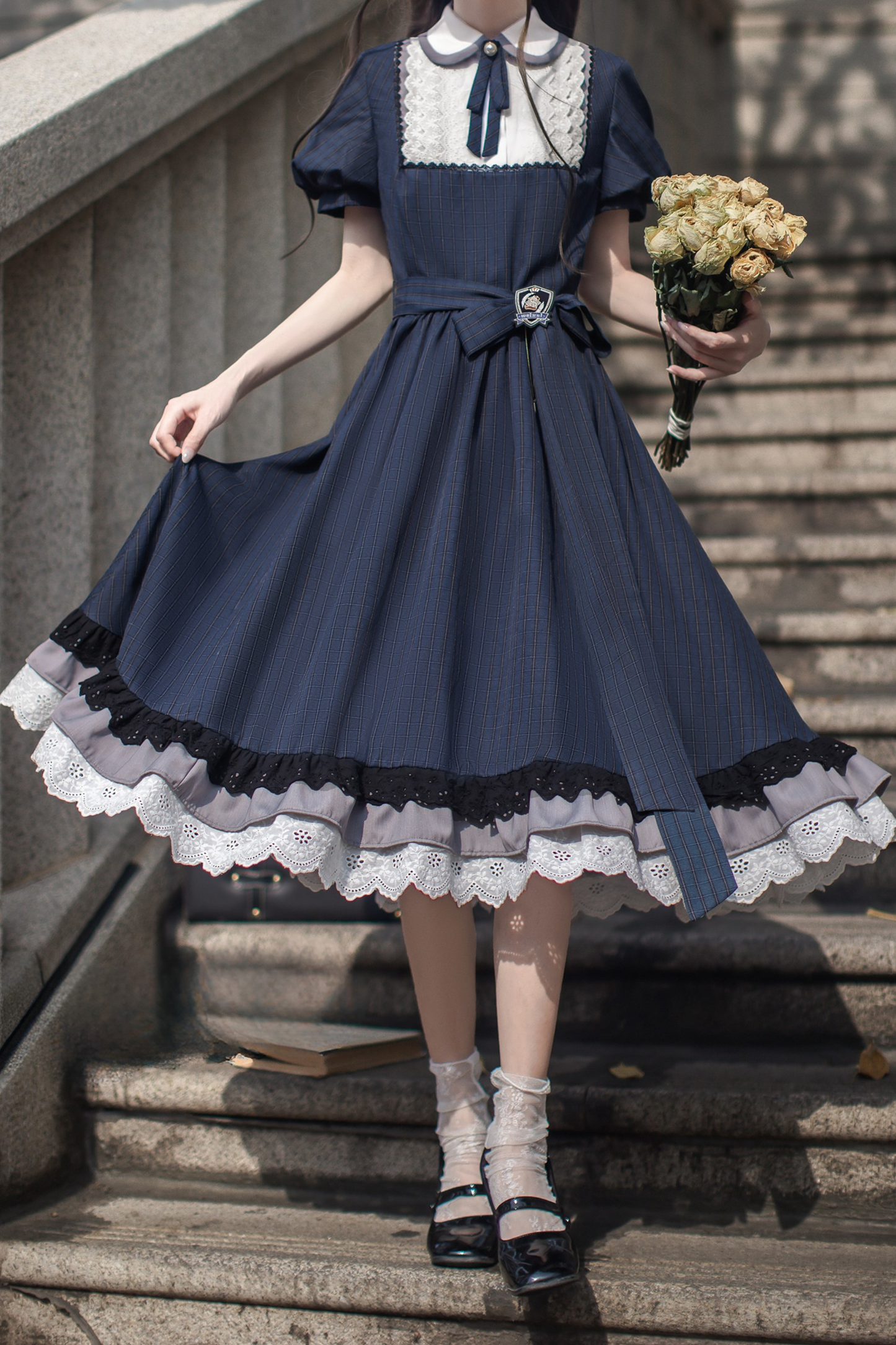 [pre-order] Retro Navy Blue Dress + Slim Ribbon + Brooch