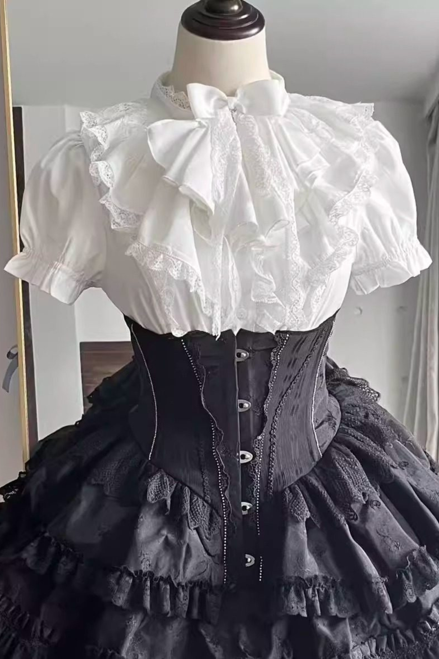 Frilled Gothic Lolita Blouse + Flower Collar