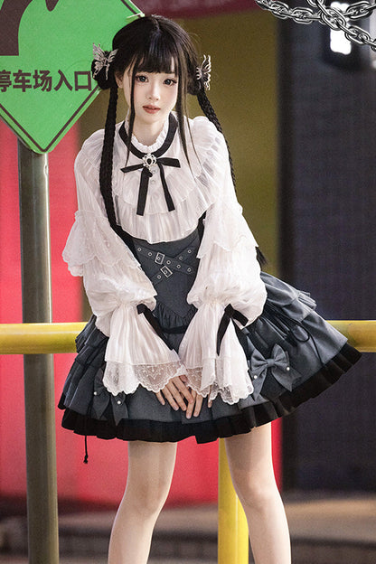 Subtly Elegant Dress with a Refined Vintage Look