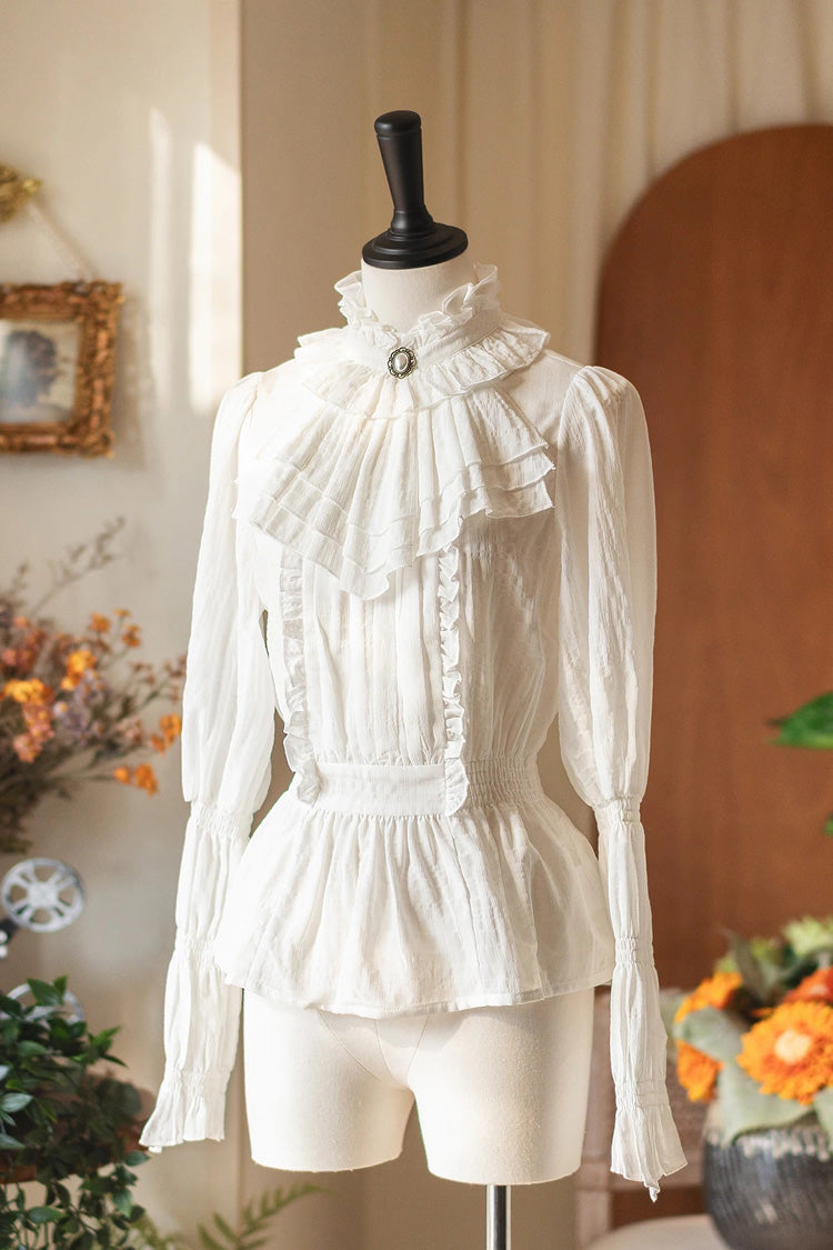 Casually Elegant Blouse with a Refined Edge