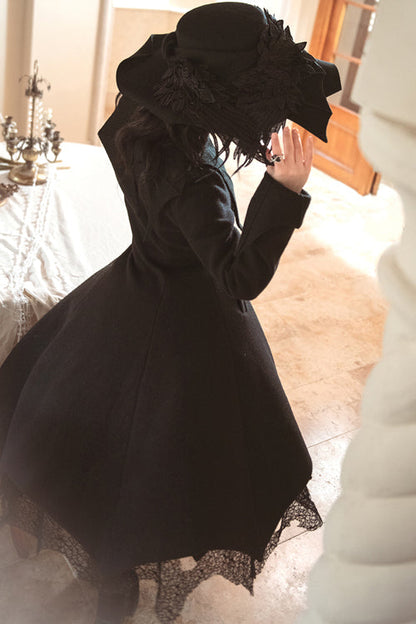 Finely Styled Coat with a Classic Vintage Look