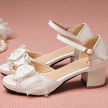 Classic Vintage Sandals with a Flattering Fit