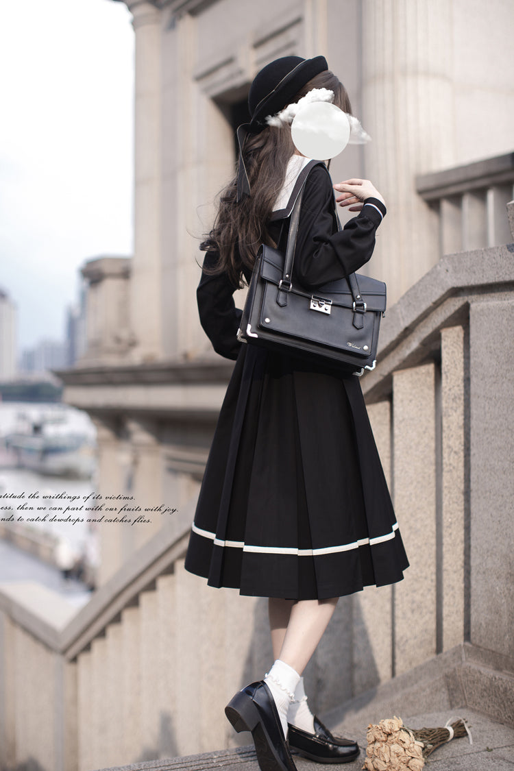 Classic Vintage Dress with a Flattering Fit