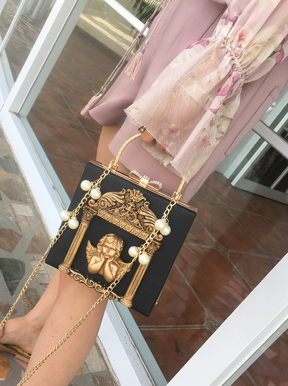 Classic Cameo Pearl Chain Bag