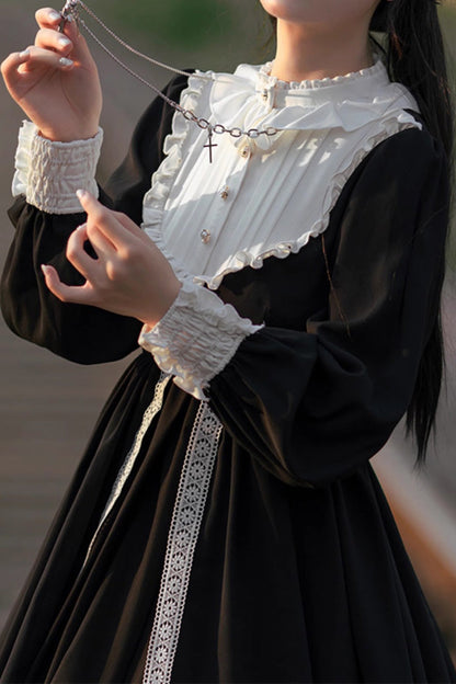 Classic Designed Dress in a Timeless Cut