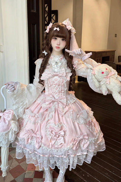 Finely Styled Dress with a Classic Vintage Look
