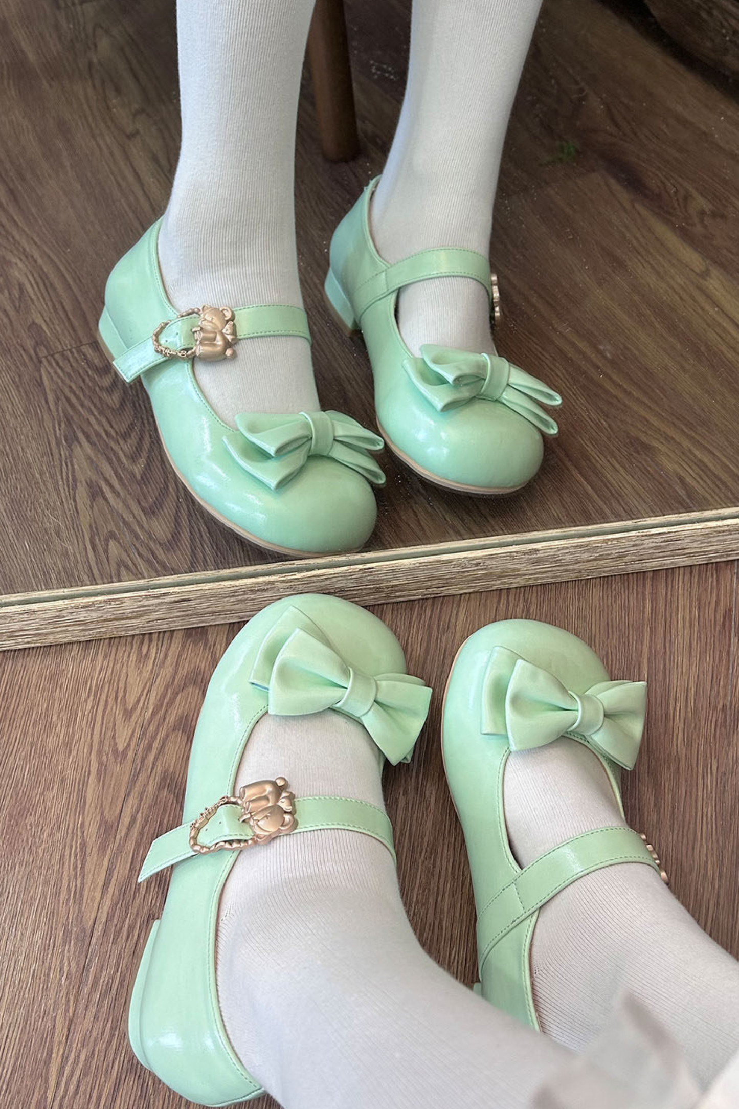 Glossy Color Ribbon Shoes