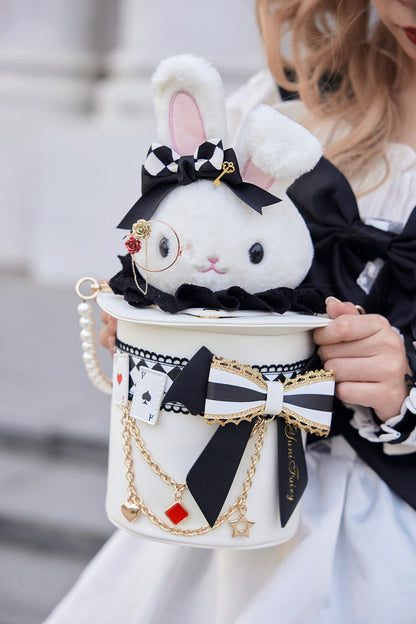 Vintage Style Bag with a Modern Fit