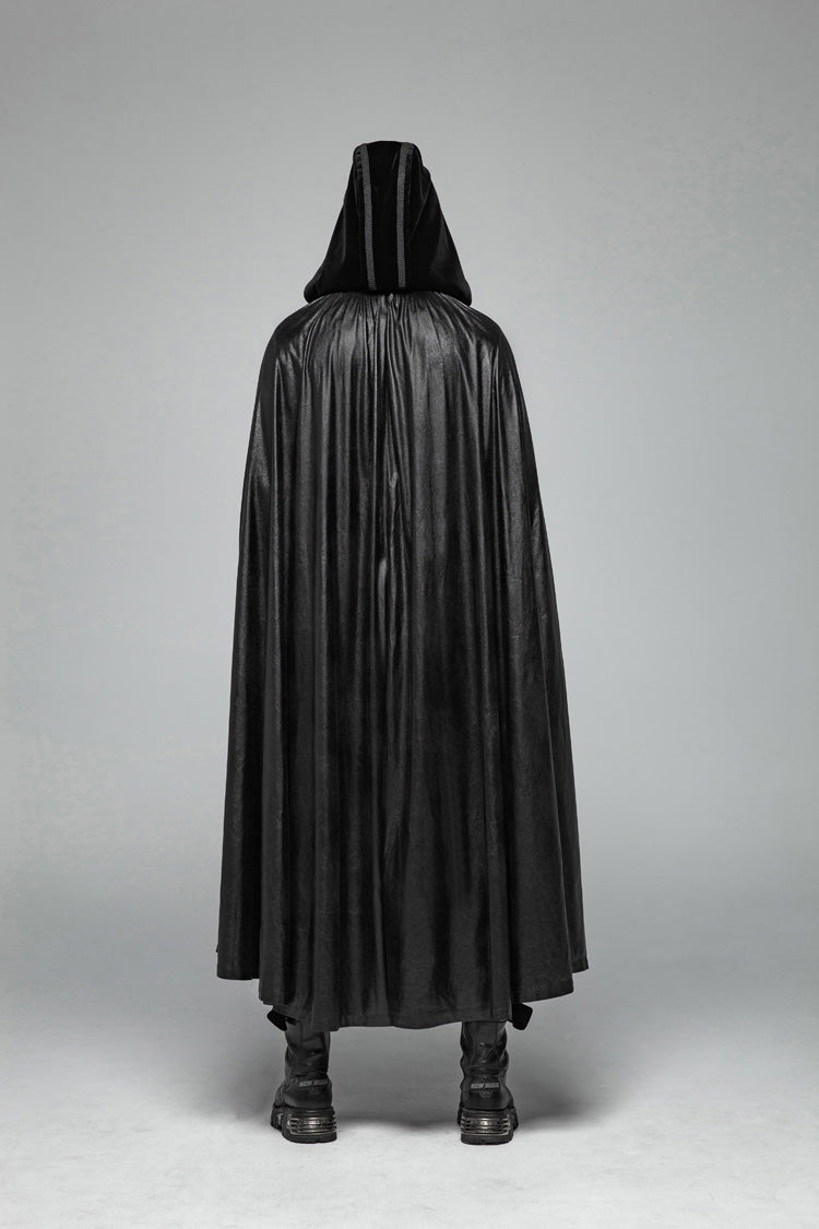 Beautifully Finished Coat in a Timeless Design