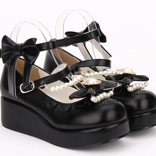 Effortlessly Elegant Shoes with a Timeless Design