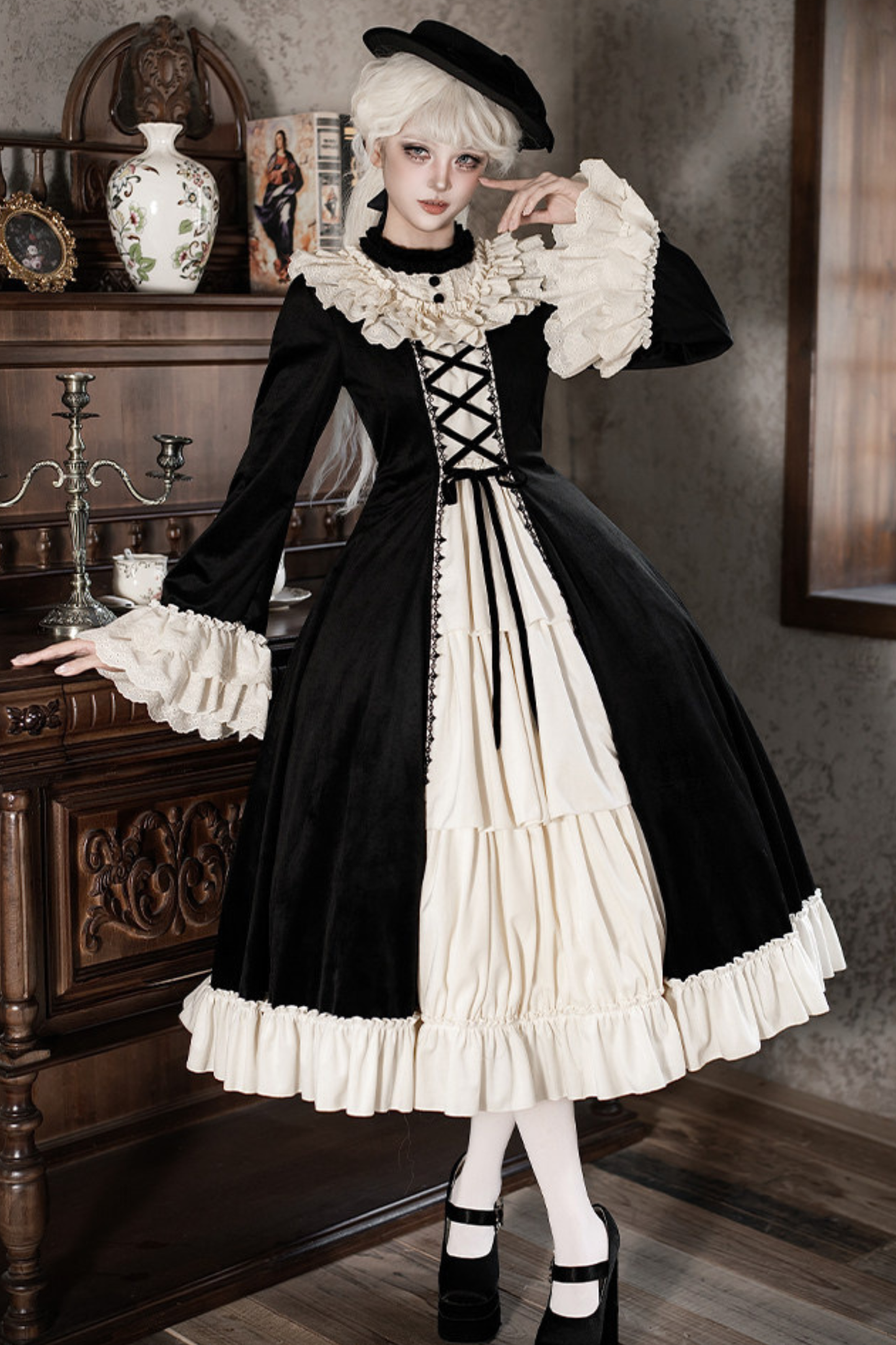 Classical Dress + Collar + Ribbon + Hat