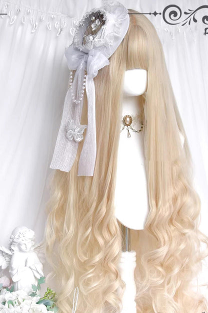 Casually Elegant Garment with a Refined Edge