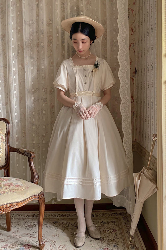 Classic Vintage Dress with a Flattering Fit