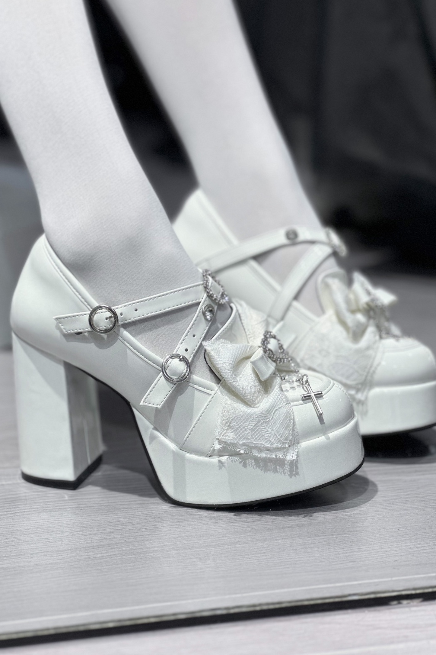 Stone Heart Ribbon Platform Shoes