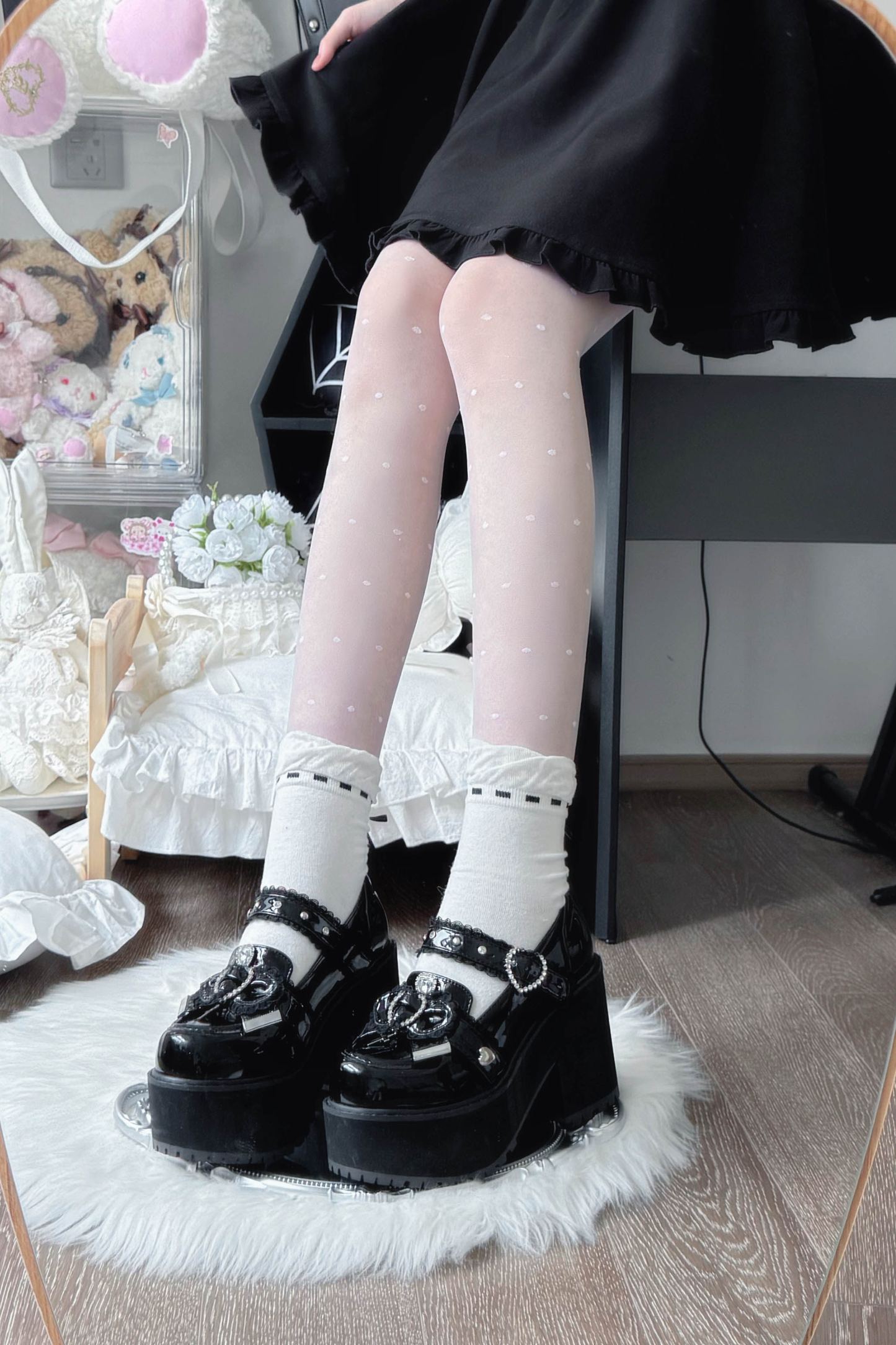 Jewel Cross Ribbon Shoes
