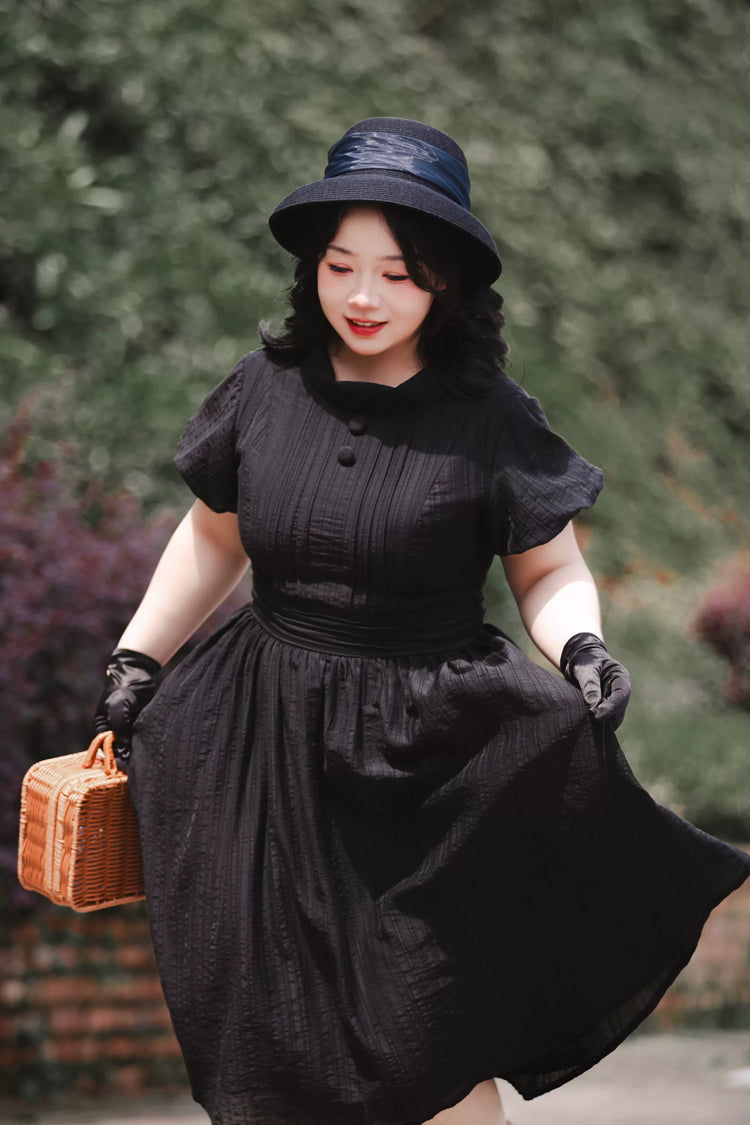 Beautifully Crafted Dress in a Classic Style