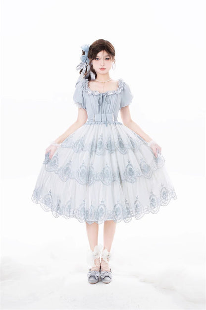 Beautifully Crafted Dress in a Classic Style