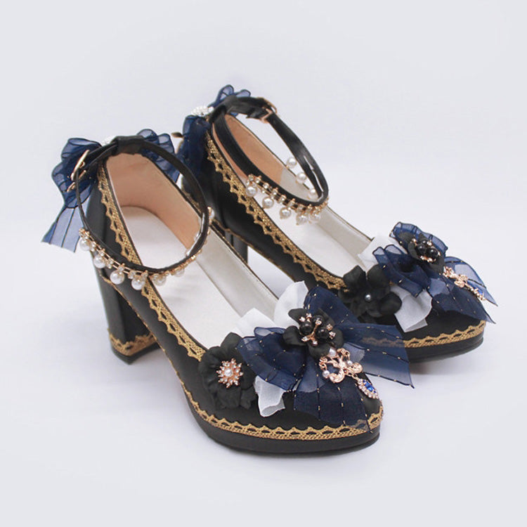 Effortlessly Elegant Heels with a Timeless Design