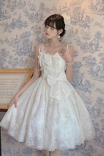 Subtly Elegant Dress with a Refined Vintage Look