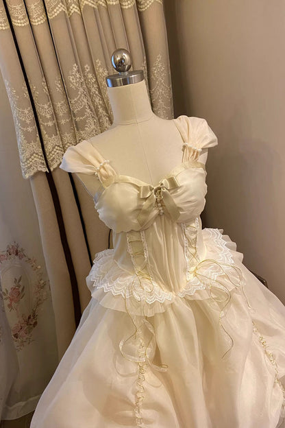 Subtly Elegant Dress with a Refined Vintage Look