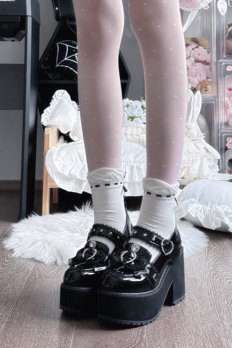 Jewel Cross Ribbon Shoes