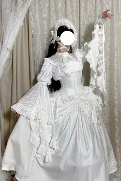 Casually Elegant Garment with a Refined Edge