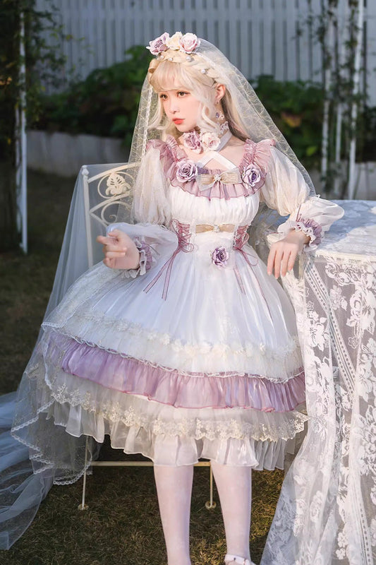 Finely Styled Dress with a Classic Vintage Look