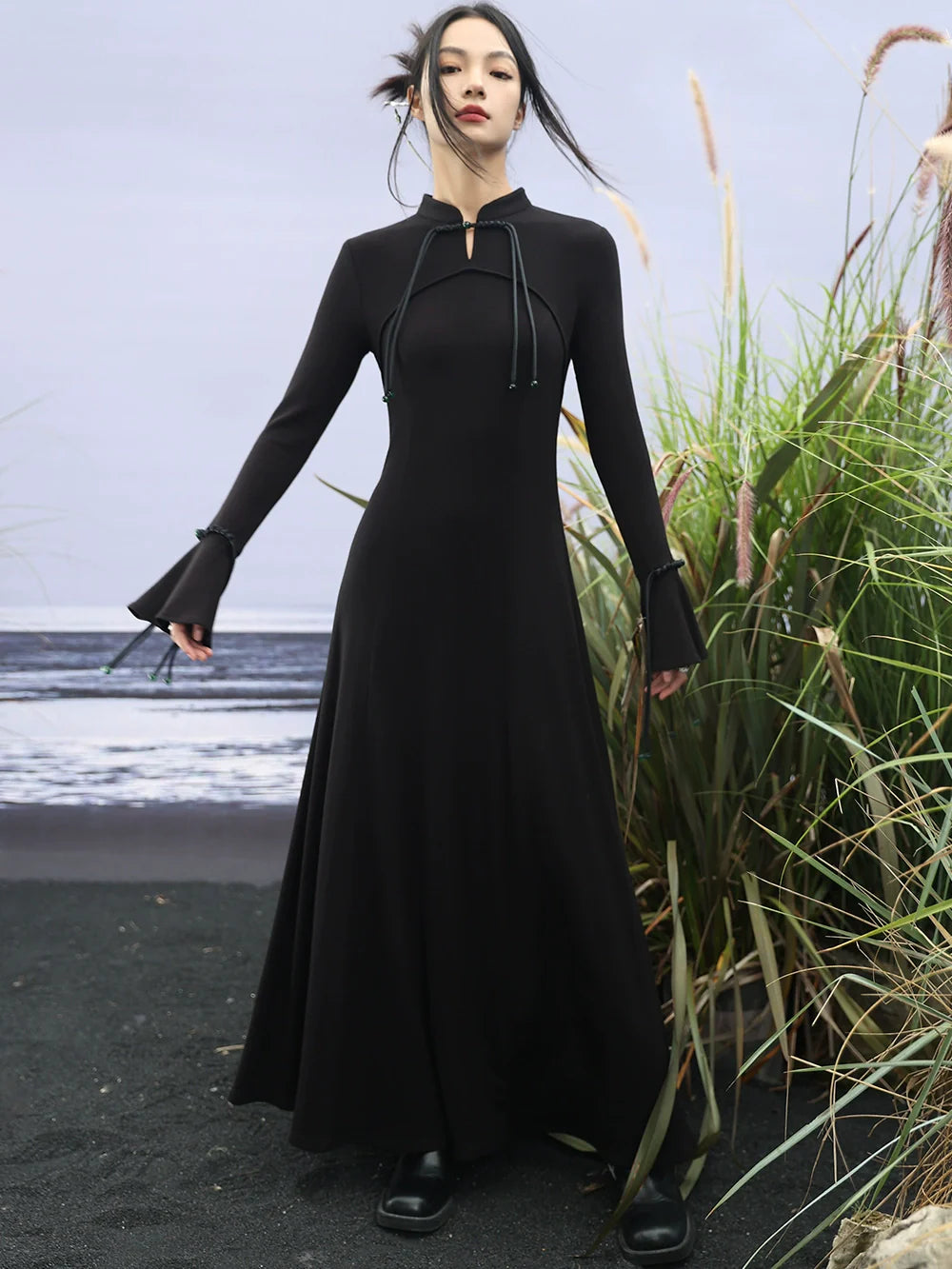 Retro Chinese-style Buckle Bell Sleeve Knit Long Dress