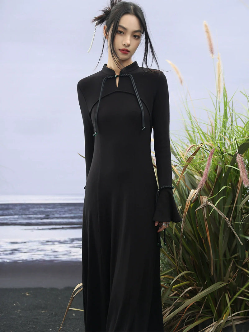 Retro Chinese-style Buckle Bell Sleeve Knit Long Dress