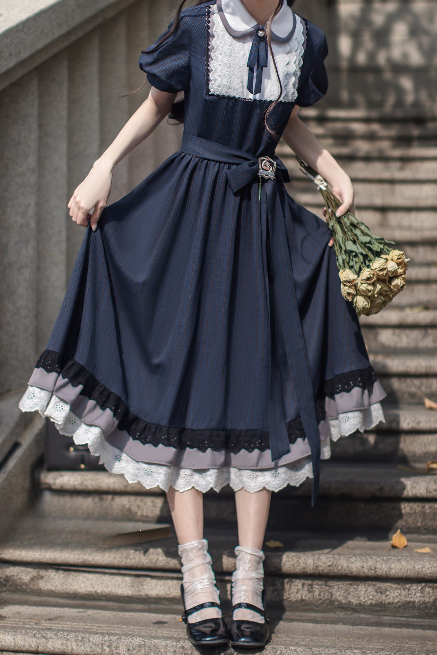 [pre-order] Retro Navy Blue Dress + Slim Ribbon + Brooch