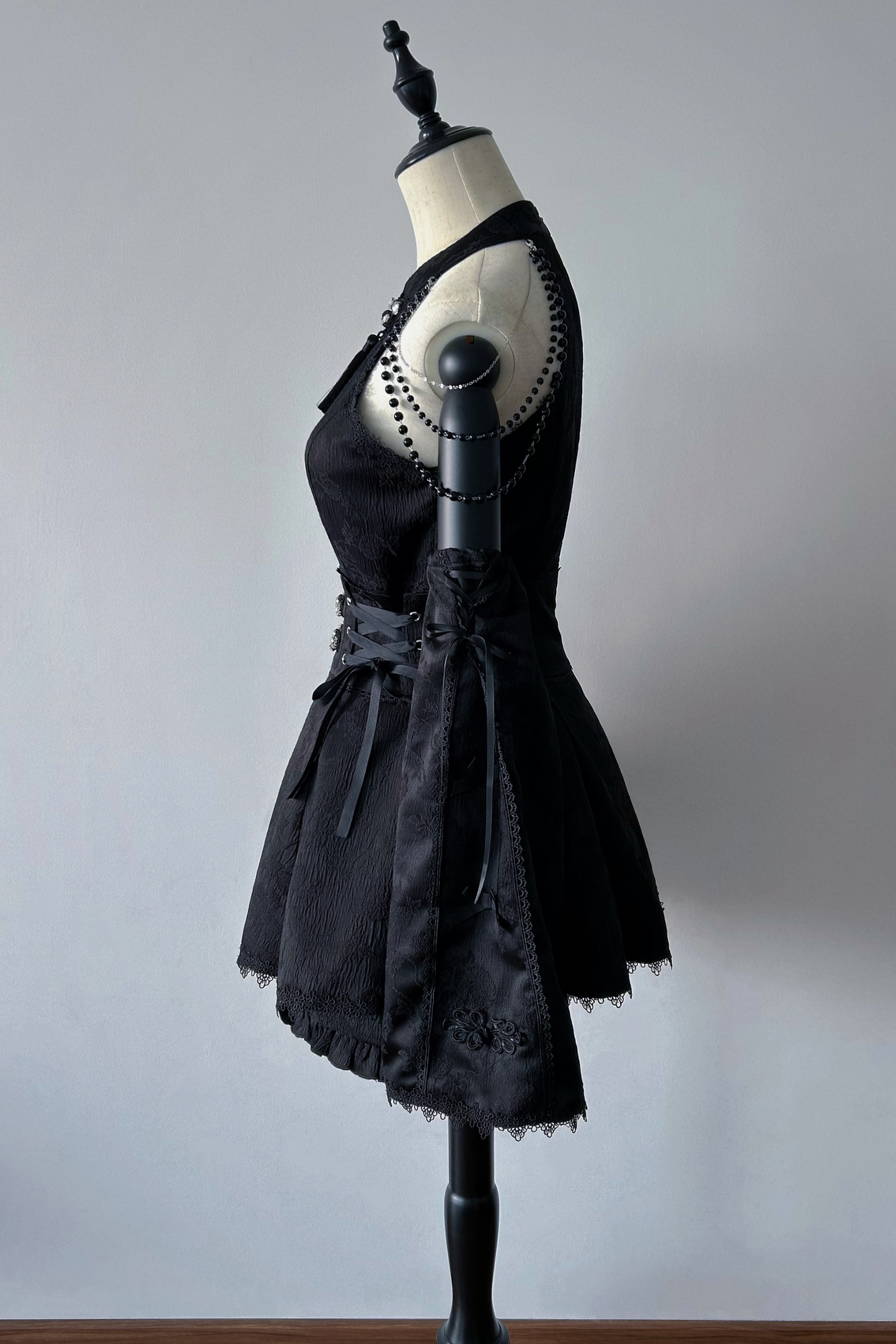 [reserved Item] Mine China Stand Top + Ruffle Pants + Accessories