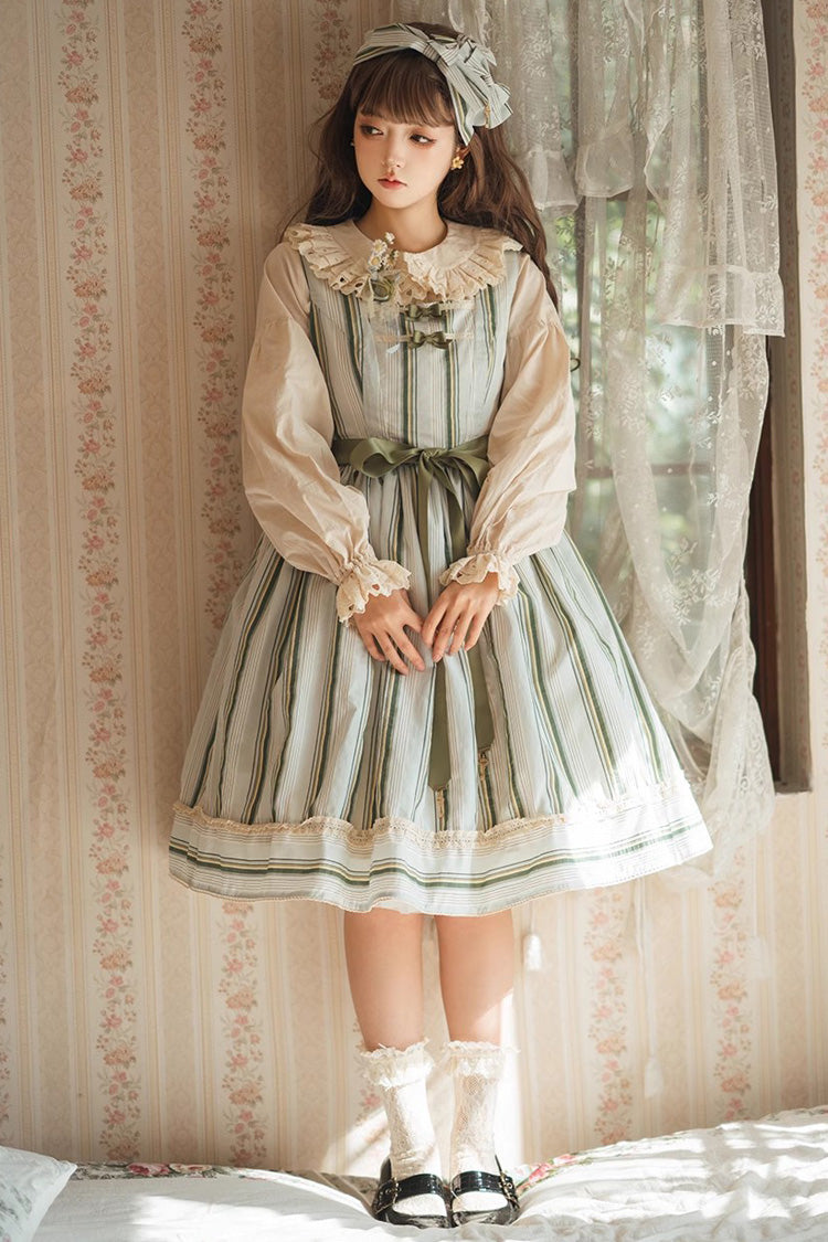 Subtly Elegant Dress with a Refined Vintage Look