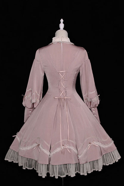 Classic Vintage Dress with a Flattering Fit