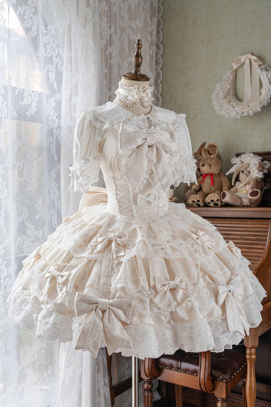 Finely Styled Dress with a Classic Vintage Look