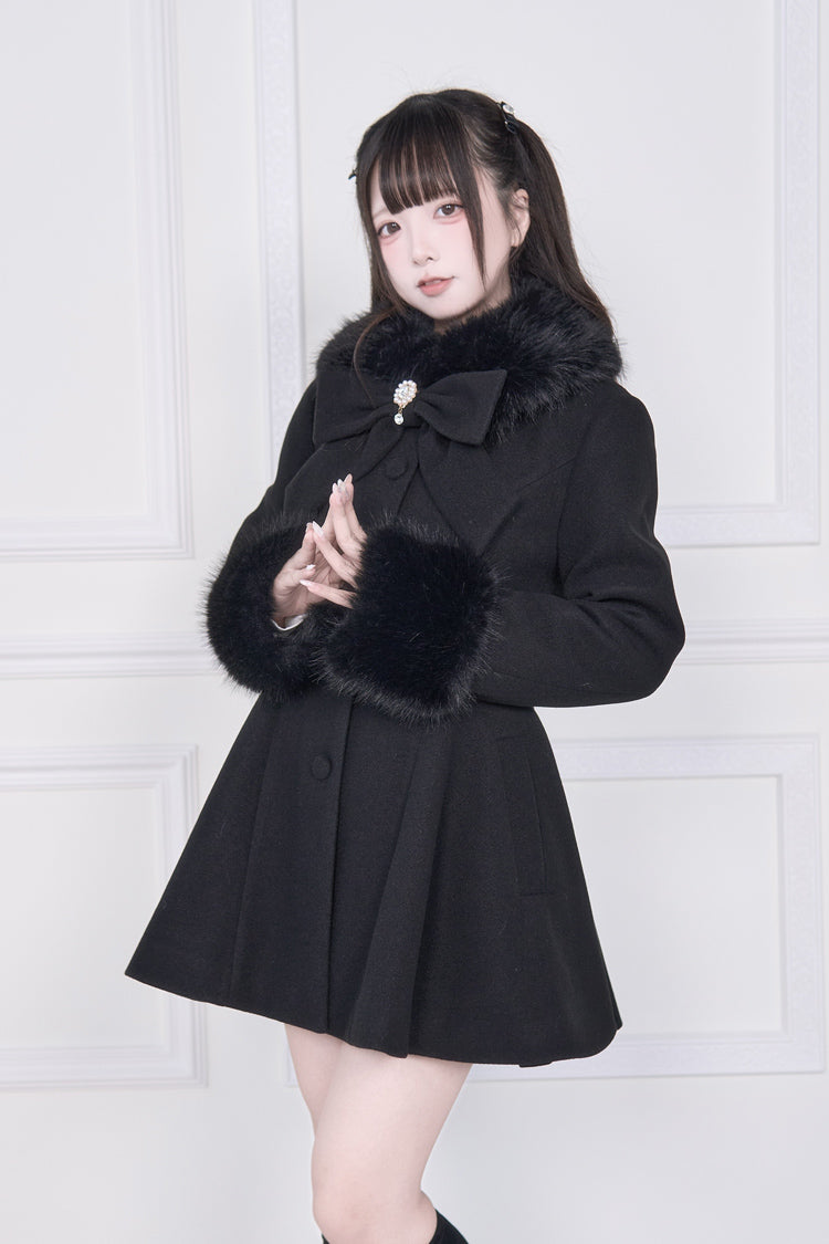 Casually Elegant Coat with a Refined Edge