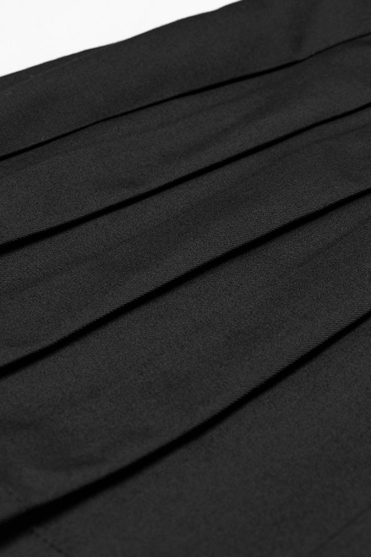Casually Elegant Garment with a Refined Edge