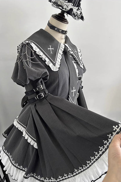 Finely Styled Garment with a Classic Vintage Look
